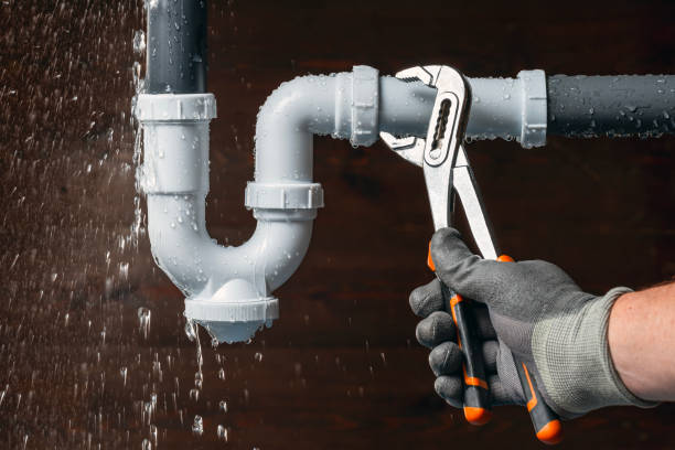 Professional Pipe Repair technician working in Hallieford, VA